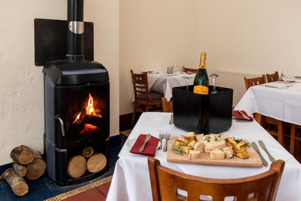 2 Bedroom Lakeview Lodge - Ensuite & Balcony Deck Carnforth Bagian luar foto