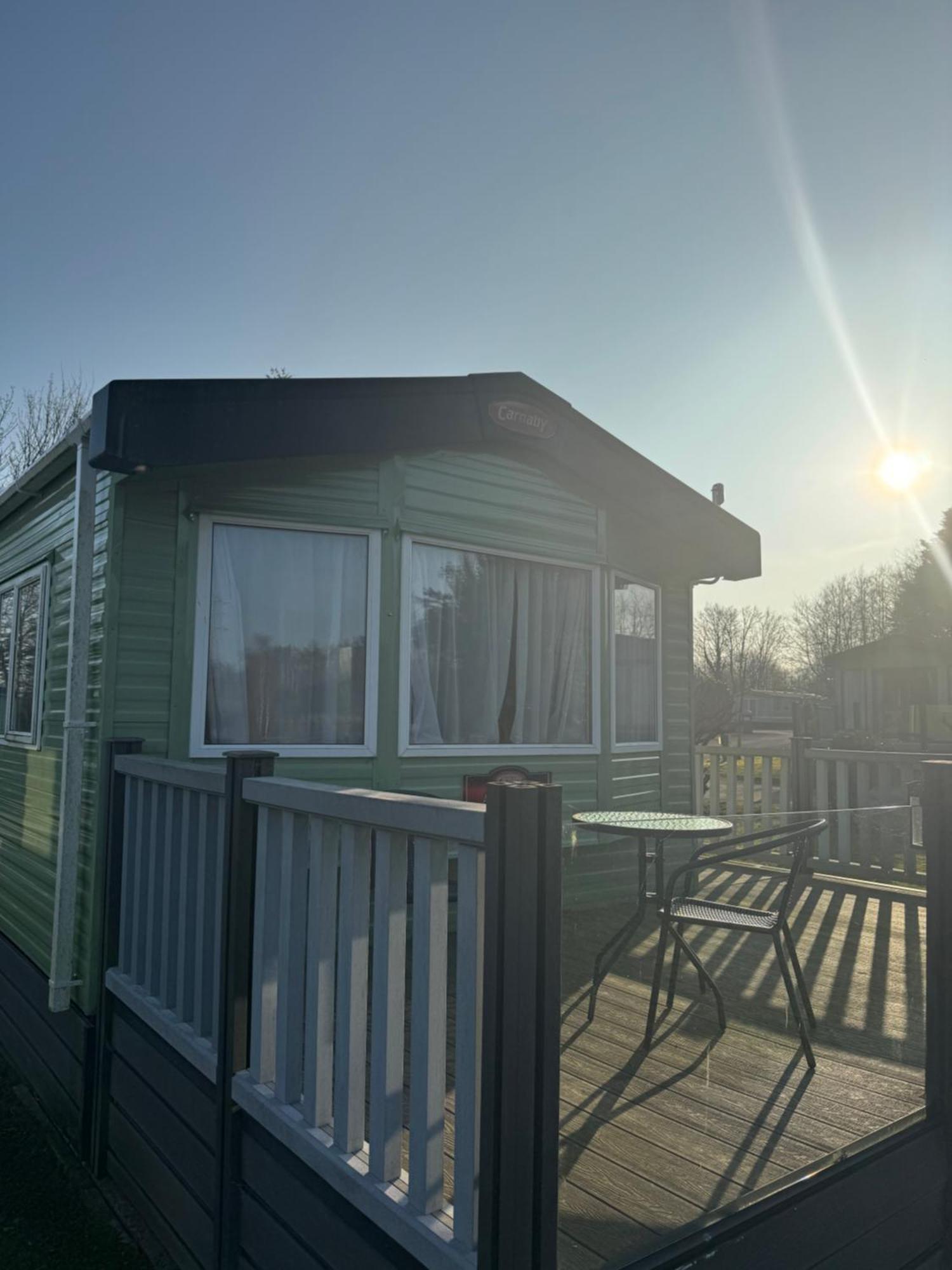 2 Bedroom Lakeview Lodge - Ensuite & Balcony Deck Carnforth Bagian luar foto